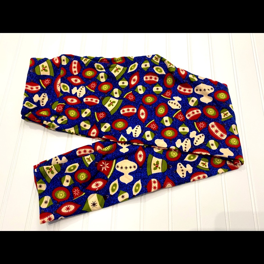 New, Never Worn OS LuLaRoe Leggings Fits 2-12 Ornament Pattern